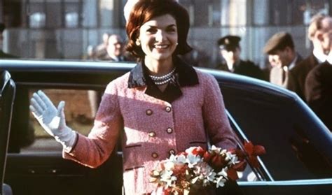 jackie kennedy tailleur rouge chanel 1963|jackie kennedy dresses.